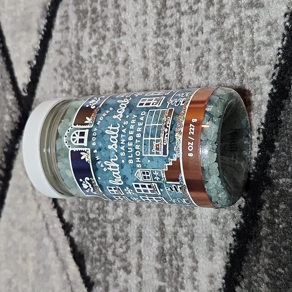 BATH & BODY WORKS SANTA'S BLUEBERRY SHORTBREAD BATH SALT SOAK